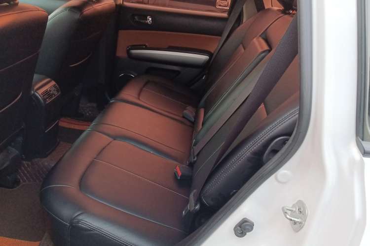 Used Dongfeng Fengdu MX6 2016 2.0L CVT All-Wheel-Drive Versatile Edition
