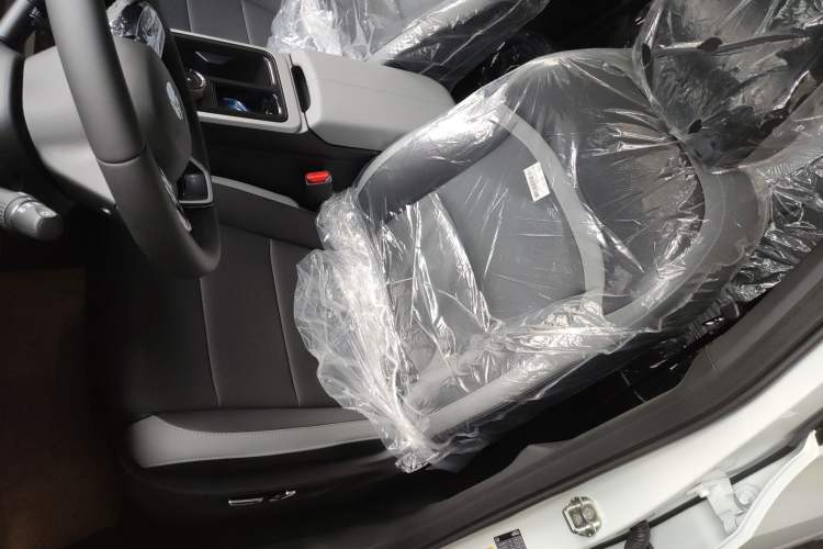 Used Hycan Z03 2022 510 km Range Trendy Cool Version 160 kW 61.13 kWh
