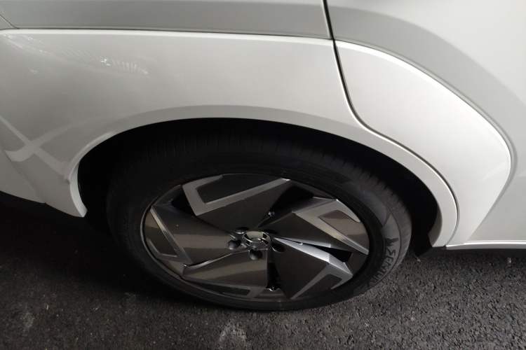 Used Hycan Z03 2022 510 km Range Trendy Cool Version 160 kW 61.13 kWh
