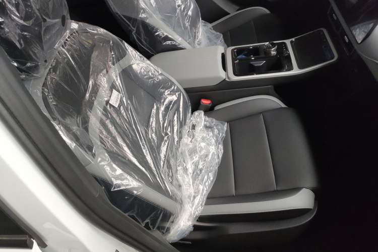 Used Hycan Z03 2022 510 km Range Trendy Cool Version 160 kW 61.13 kWh
