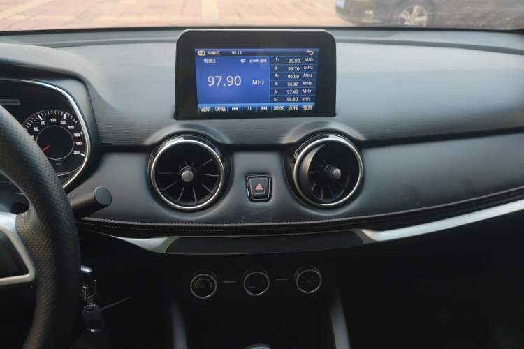 Used Dongfeng Fengon 500 2021 1.5L CVT Enjoyment Model