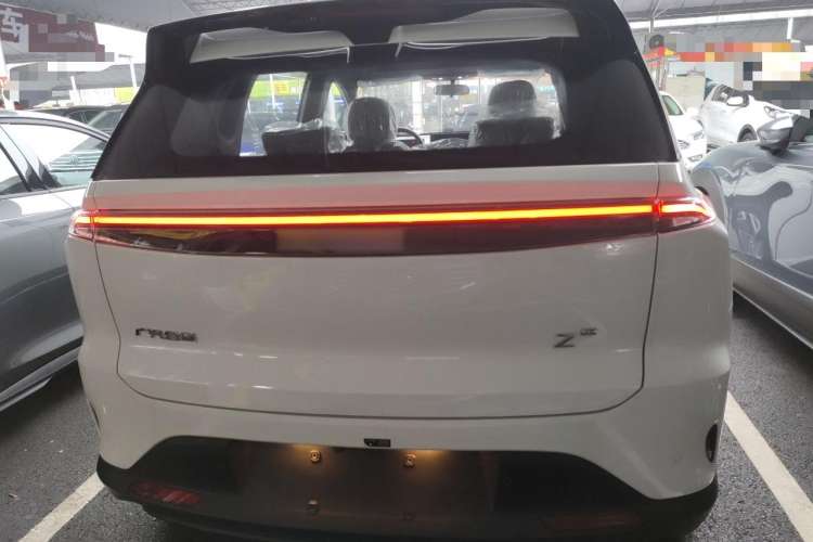 Used Hycan Z03 2022 510 km Range Trendy Cool Version 160 kW 61.13 kWh
