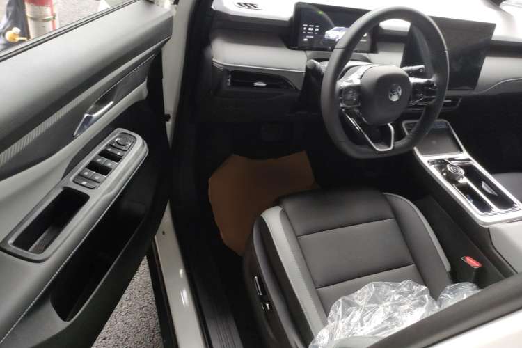 Used Hycan Z03 2022 510 km Range Trendy Cool Version 160 kW 61.13 kWh
