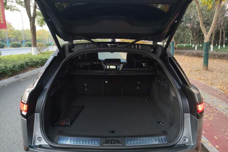 Used Land Rover Range Rover Velar 2023 250 PS Ebony Black Limited Edition
