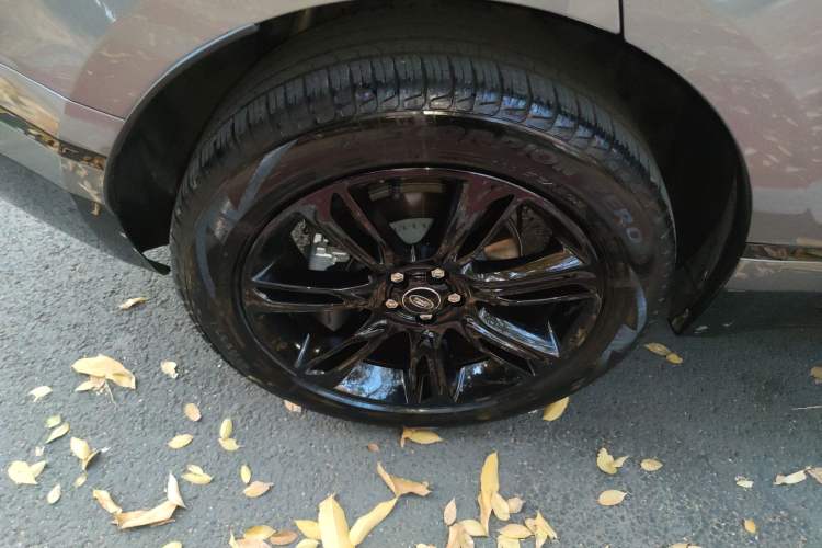 Used Land Rover Range Rover Velar 2023 250 PS Ebony Black Limited Edition
