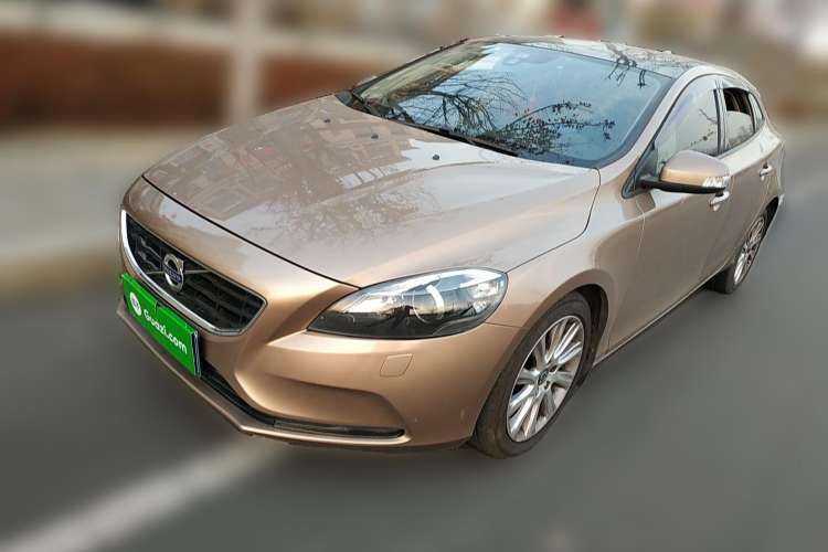 Used Volvo V40 2015 1.6T Zhiyi Edition