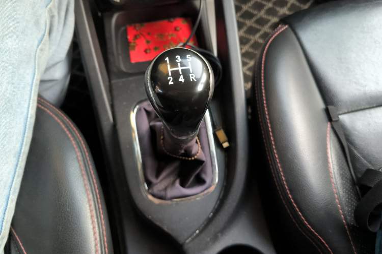 Used Changan CS35 2012 1.6L Manual Luxury Model China IV Standard