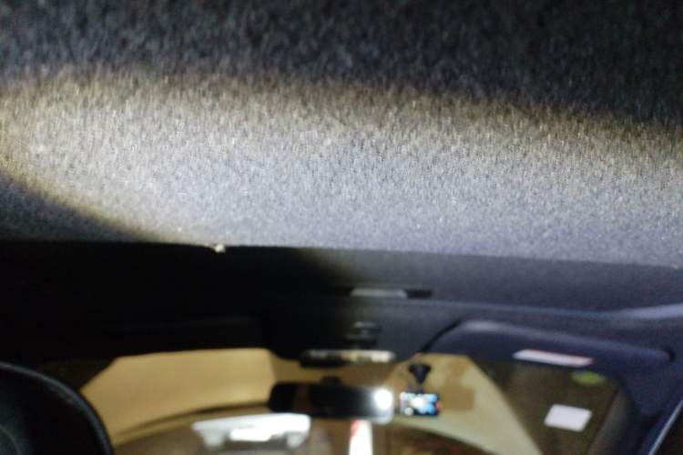 Used Infiniti ESQ 2014 1.6L Spontaneous Edition Headliner