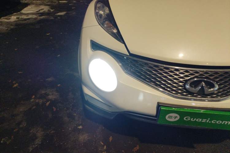 Used Infiniti ESQ 2014 1.6L Spontaneous Edition Right Front Headlight