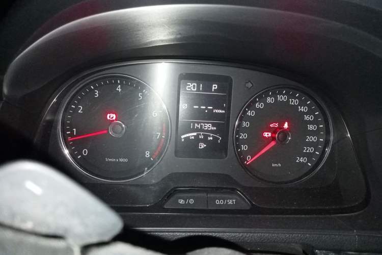 Used Volkswagen Cross Lavida 2014 1.4TSI DSG Instrument Cluster