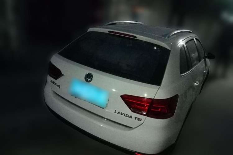 Used Volkswagen Cross Lavida 2014 1.4TSI DSG Rear Right 45 Deg