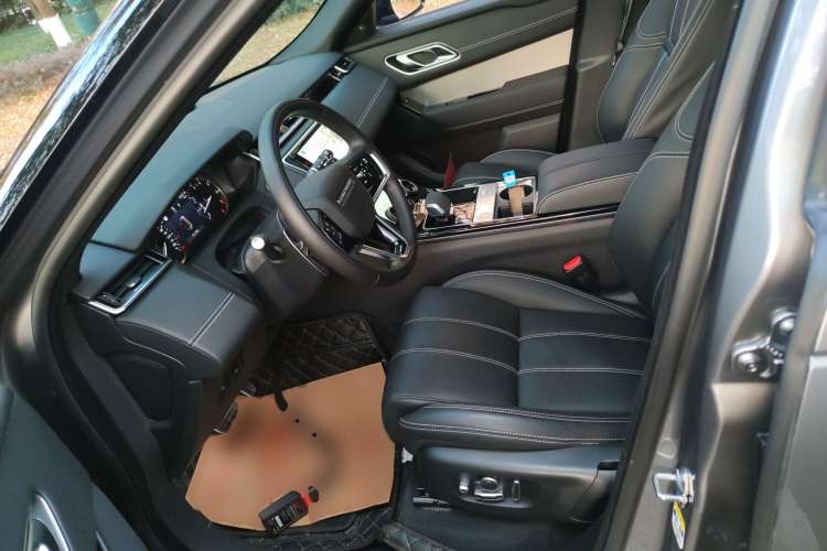 Used Land Rover Range Rover Velar 2023 250 PS Ebony Black Limited Edition
