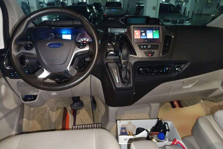 Used Ford Tourneo Custom 2020 2.0T Automatic Elite Edition China VI Standard
