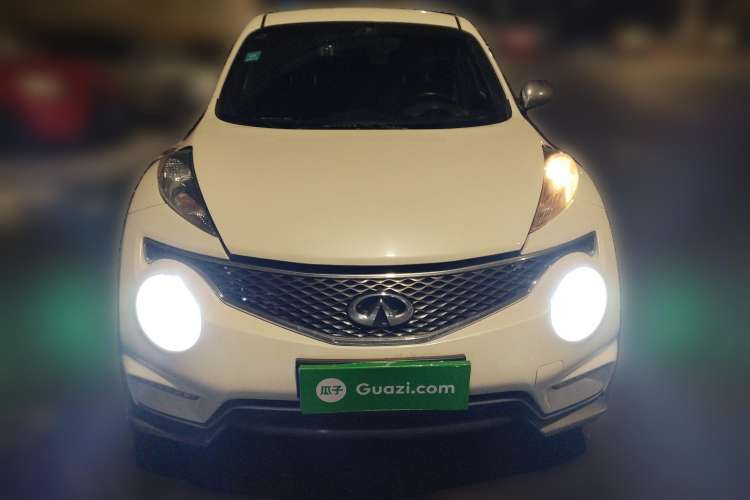 Used Infiniti ESQ 2014 1.6L Spontaneous Edition Front