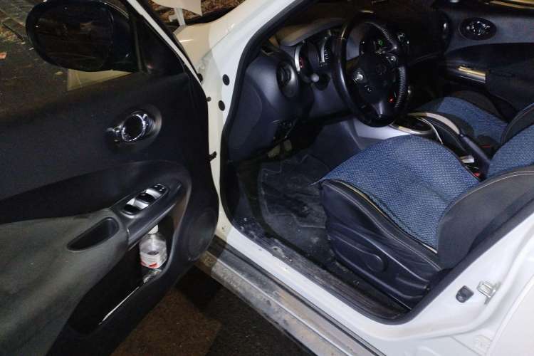 Used Infiniti ESQ 2014 1.6L Spontaneous Edition Driver Seat