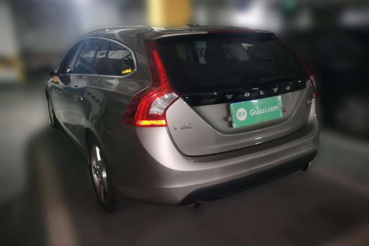 Used Volvo V60 2013 T5 Comfort Edition