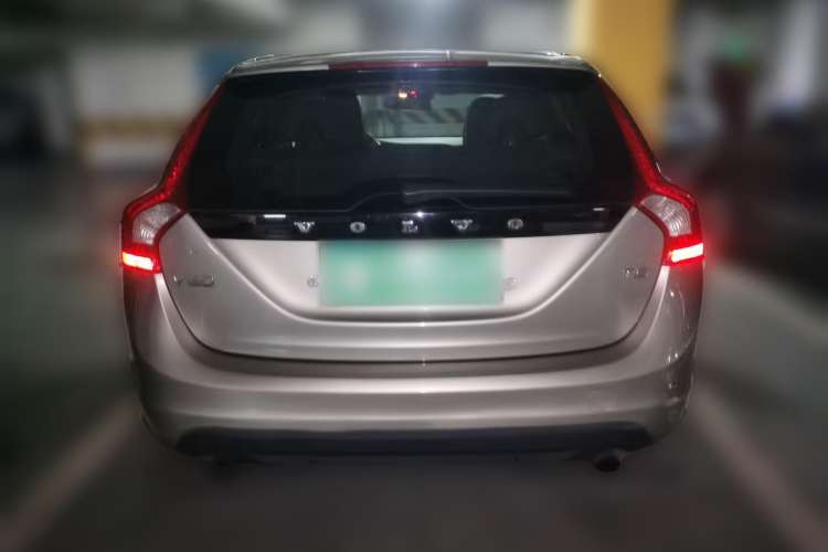 Used Volvo V60 2013 T5 Comfort Edition