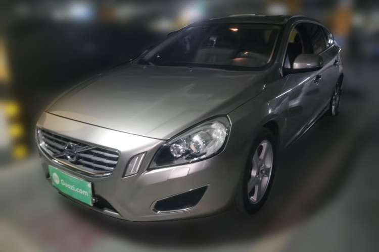 Used Volvo V60 2013 T5 Comfort Edition
