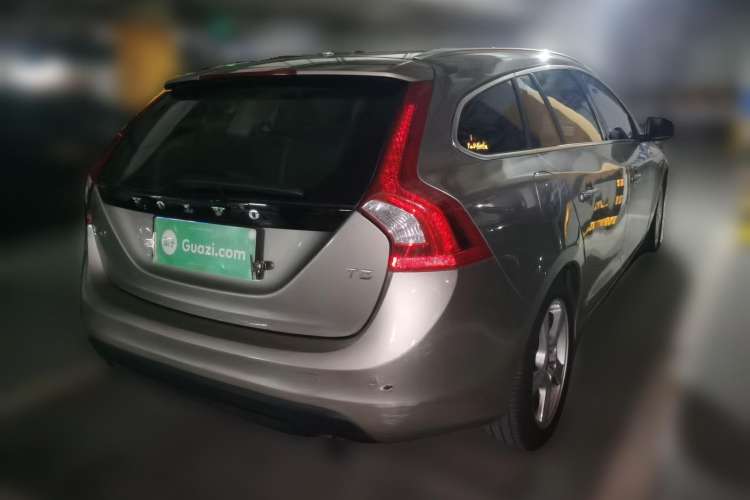Used Volvo V60 2013 T5 Comfort Edition
