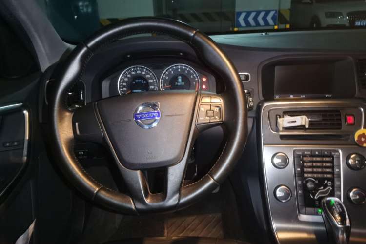 Used Volvo V60 2013 T5 Comfort Edition