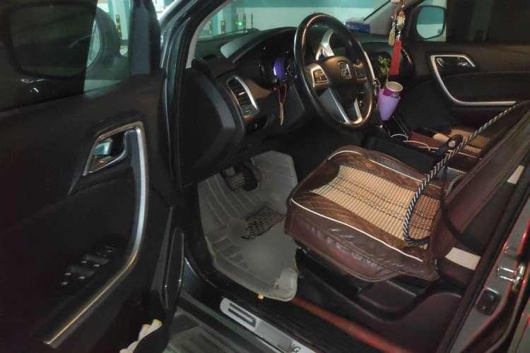 Used JMC Yusheng S350 2013 2.4T Automatic 2WD Diesel Ultra-Luxury 5-Seater
