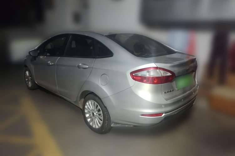 Used Ford Fiesta 2013 Sedan 1.5L Manual Fashion Edition
