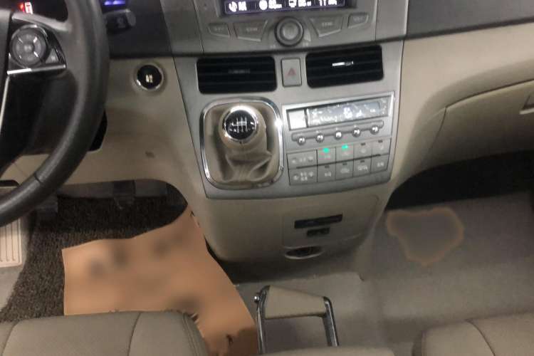 Used BYD M6 2013 2.4L Manual Luxury Model