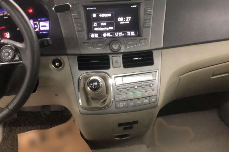 Used BYD M6 2013 2.4L Manual Luxury Model