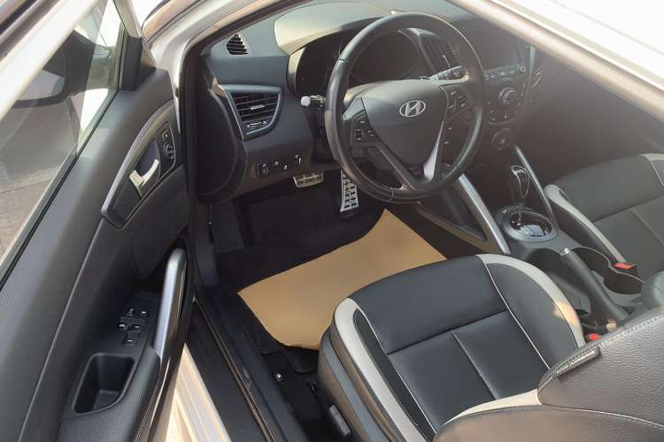 Used Hyundai Veloster 2012 1.6T Automatic Luxury Edition