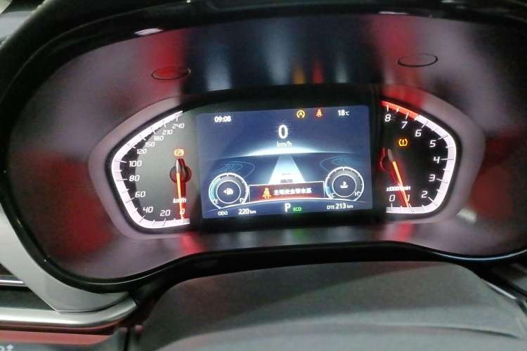 Used Changan CS85 COUPE 2023 1.5T DCT Luxury Version