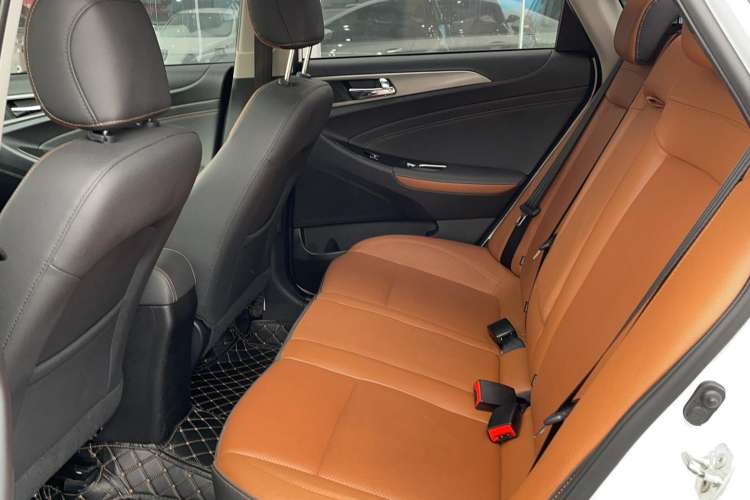 Used CHANGAN Eado New Energy 2018 1.0T PHEV Navigation Model Left Rear Seat