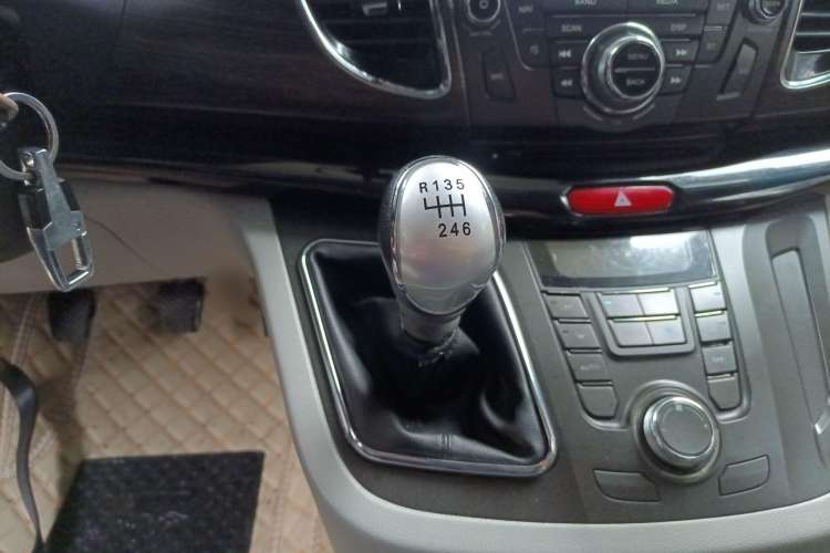 Used JAC Refine M5 2013 2.0T Gasoline Manual Business Edition
