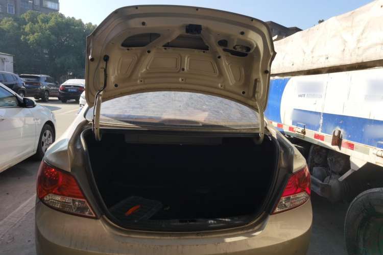 Used Hyundai Verna (older generation) 2010 Sedan 1.4L Manual Comfort GS
