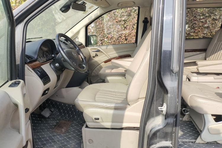 Used Mercedes-Benz Viano 2011 2.5L Navigator Edition