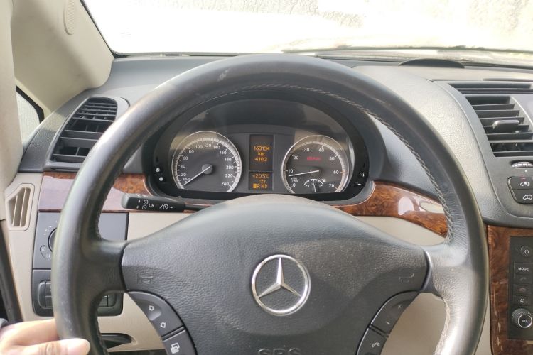 Used Mercedes-Benz Viano 2011 2.5L Navigator Edition