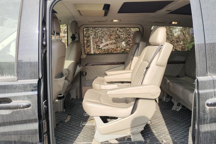 Used Mercedes-Benz Viano 2011 2.5L Navigator Edition