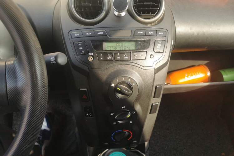 Used BYD F0 2013 1.0L AMT XuanKu Model Audio And AC Panel