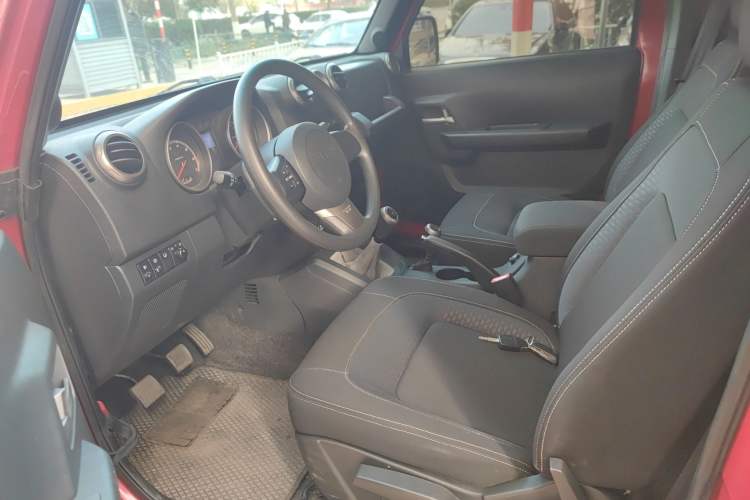 Used BAIC Off-Road BJ40 2014 2.4L Manual Cross-Country Edition
