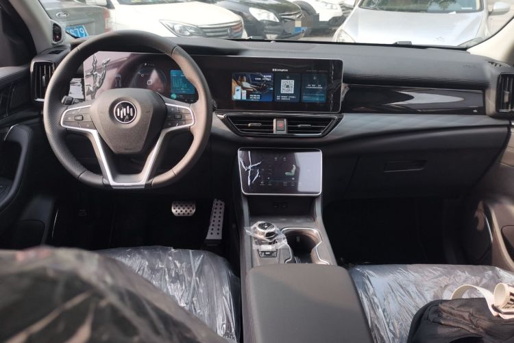 Used WM Motor W6 2021 520 km NEX Exploration Edition