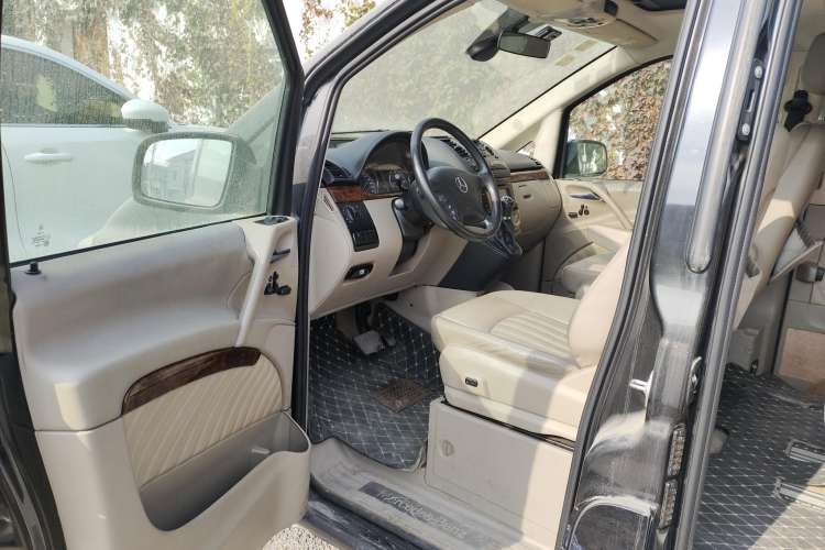 Used Mercedes-Benz Viano 2011 2.5L Navigator Edition