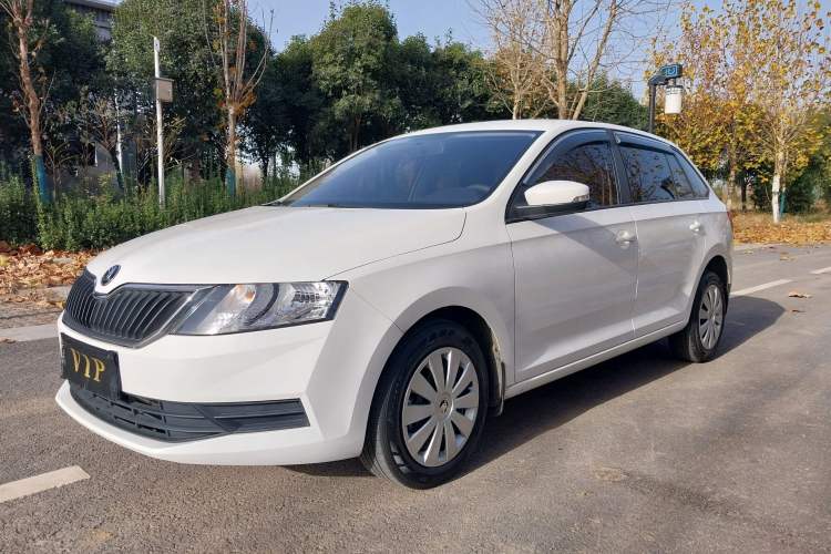 Used Skoda Rapid Spaceback 2018 1.6L Manual Standard Edition