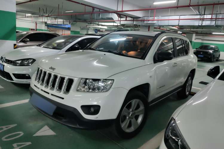 Used Jeep Compass 2012 2.4L four-wheel-drive sport version