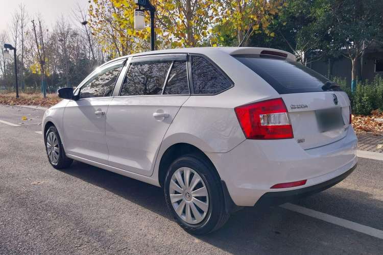 Used Skoda Rapid Spaceback 2018 1.6L Manual Standard Edition