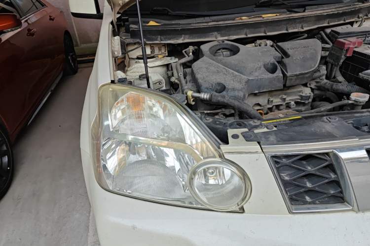 Used Nissan X-Trail 2010 2.5L CVT Luxury Edition 4WD Right Front Headlight