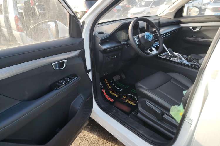 Used Wuling Asta 2022 2.0L DHT Electric Power Version
