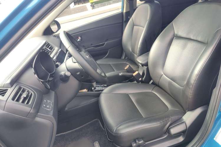 Used Kia K2 2012 Hatchback 1.6L AT Premium Commemorative Edition
