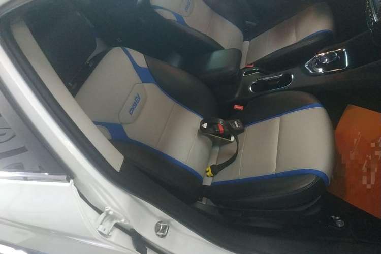 Used Soueast DX3 2018 EV Flagship Model Right Front Seat