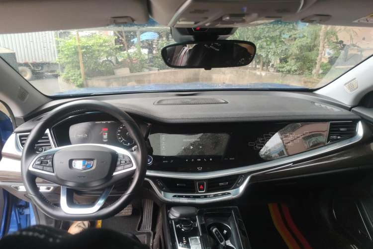 Used Geely Auto Emgrand GT New Energy 2018 1.5T PHEV Yaoxiang Edition Center Console