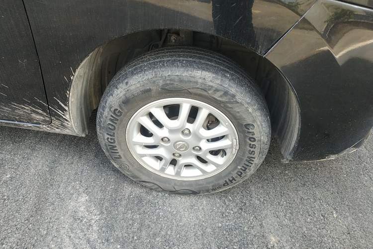 Used Nissan NV200 2011 1.6L 232 Seats Zunya Trim Right Front Wheel Hub