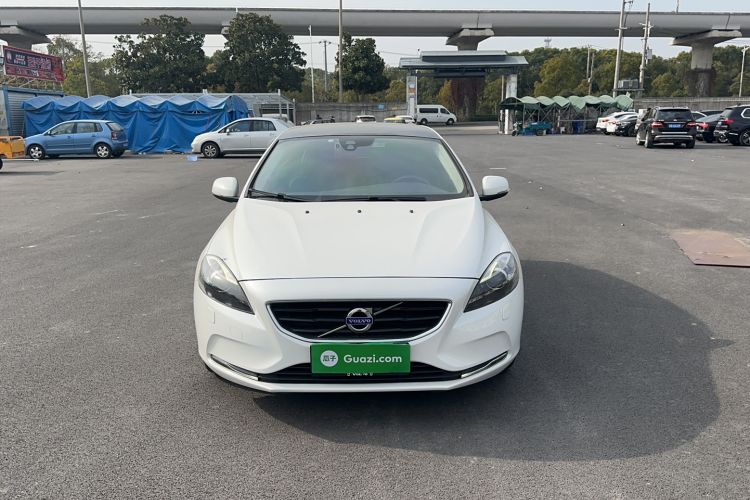 Used Volvo V40 2016 T3 Zhiyi Edition
